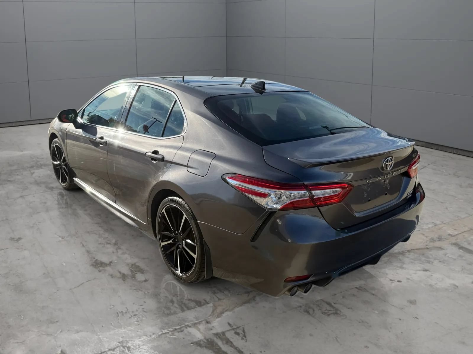 Used 2020 Toyota Camry XSE AWD/4WD image 10