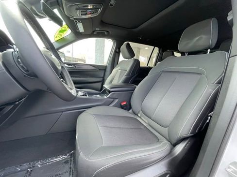 Used 2025 Jeep Grand Cherokee L Laredo AWD/4WD image 27