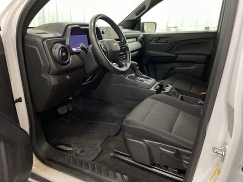 Used 2024 Chevrolet Colorado W/T image 25