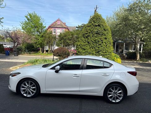 Used 2017 MAZDA MAZDA3 Touring w/ Popular Equipment Package image 7
