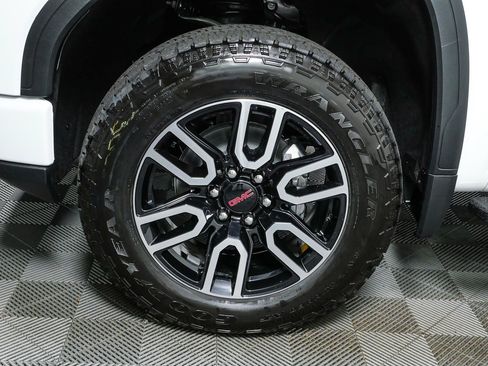 New 2026 GMC Sierra 1500 AT4 w/ AT4 Premium Package AWD/4WD image 36