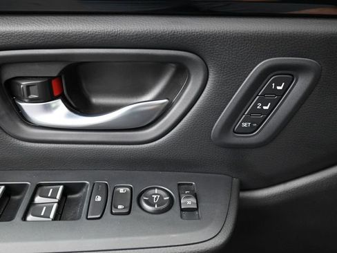 Used 2025 Honda Pilot EX-L image 27