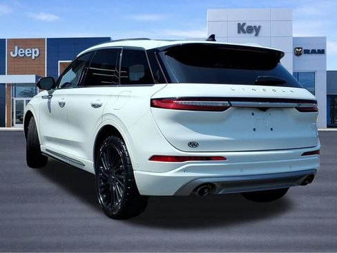 Used 2021 Lincoln Corsair Reserve AWD/4WD image 3