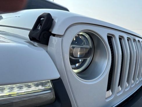 Used 2020 Jeep Wrangler Unlimited Sahara w/ LED Lighting Group AWD/4WD image 9