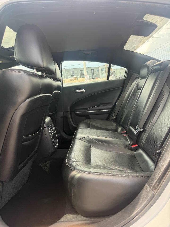 Used 2019 Dodge Charger SXT w/ Leather Interior Group RWD image 14