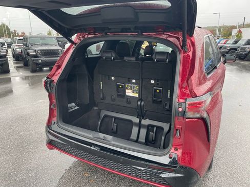 Used 2023 Toyota Sienna XSE image 26