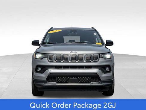 Used 2022 Jeep Compass Latitude w/ Convenience Group AWD/4WD image 2