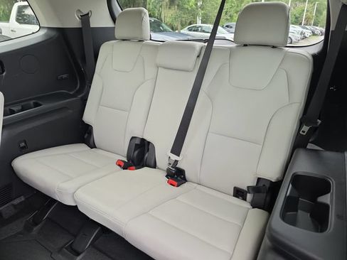 Certified 2024 Kia Telluride EX w/ EX Captain's Chair Package FWD image 14
