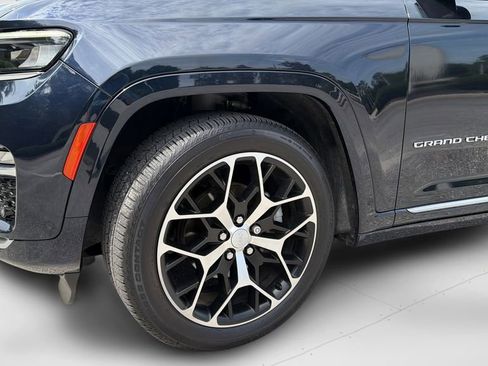 Used 2023 Jeep Grand Cherokee Summit AWD/4WD image 38