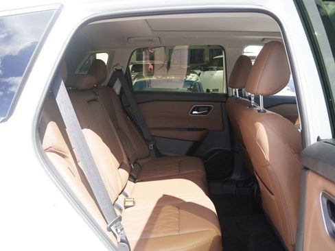 New 2026 Nissan Rogue Platinum AWD/4WD image 19