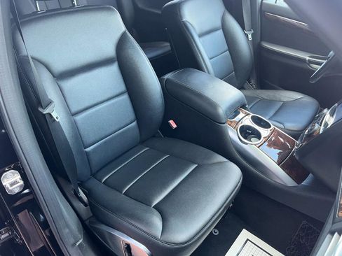 Used 2011 Mercedes-Benz R 350 BlueTEC 4MATIC image 20