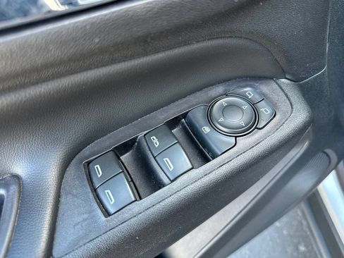 Used 2021 Chevrolet Equinox LT FWD image 17