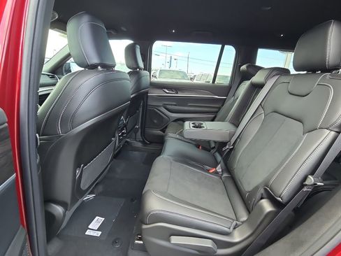 New 2026 Jeep Grand Cherokee L 4WD image 40