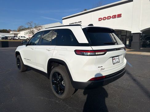New 2025 Jeep Grand Cherokee Altitude image 5