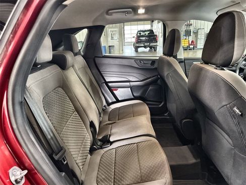 Used 2022 Ford Escape SE w/ SE Sport Appearance Package image 29