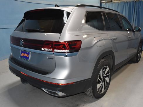 Certified 2025 Volkswagen Atlas SE image 22