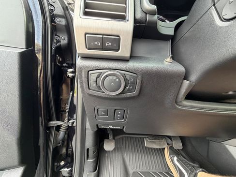 Used 2019 Ford F450 Platinum w/ Platinum Ultimate Package AWD/4WD image 19