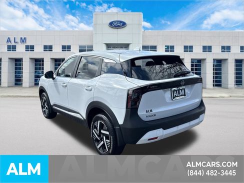 Used 2025 Nissan Kicks SV FWD image 8