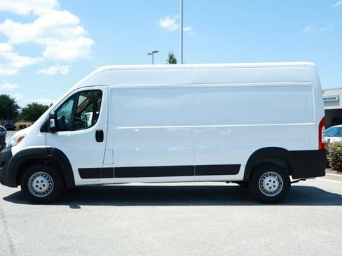 Used 2025 RAM ProMaster 2500 FWD image 11