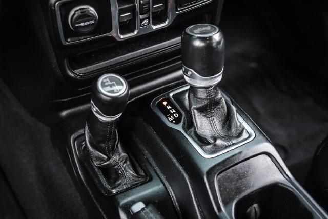 Used 2021 Jeep Wrangler Unlimited Sahara AWD/4WD image 40