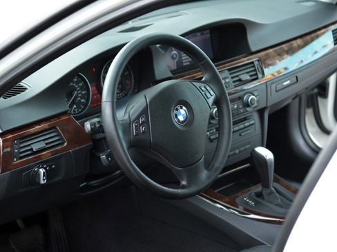 Used 2011 BMW 328i xDrive Sedan image 15