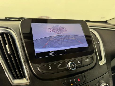 Used 2021 Chevrolet Malibu LT FWD image 18