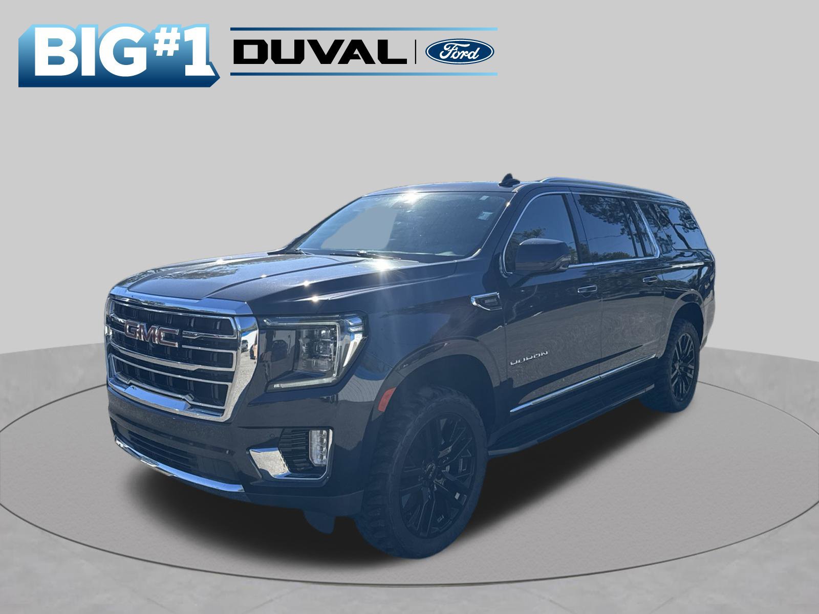 Used 2023 GMC Yukon XL SLT w/ SLT Premium Package AWD/4WD image 3