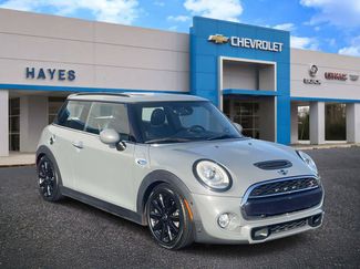 Used 2018 MINI Cooper S FWD video 1