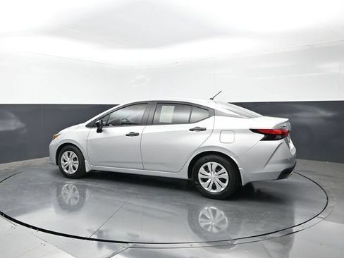 Used 2025 Nissan Versa S w/ Electronics Package FWD image 2