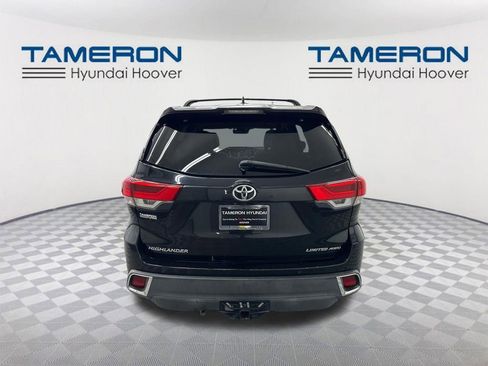 Used 2018 Toyota Highlander Limited Platinum image 4