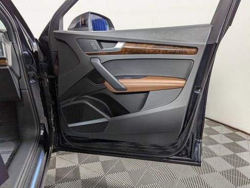 Used 2018 Audi Q5 Prestige w/ Prestige Package image 29