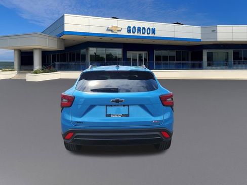 Used 2025 Chevrolet Trax RS w/ Driver Confidence Package FWD image 4