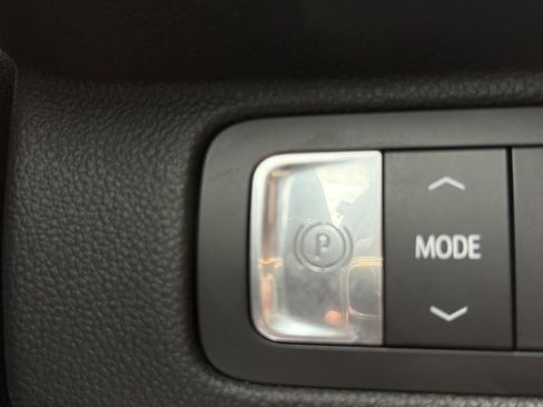 Used 2025 Chevrolet Traverse High Country image 29