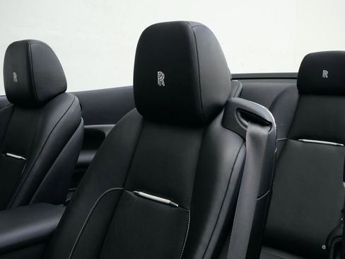 Used 2019 Rolls-Royce Dawn image 22