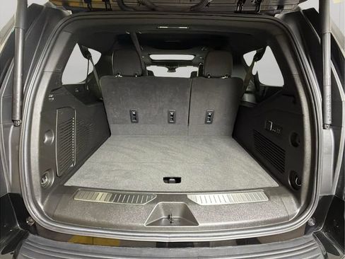 Used 2025 Chevrolet Suburban RST w/ Comfort Package RWD image 30