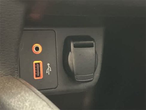 Used 2020 Nissan Versa SR image 25