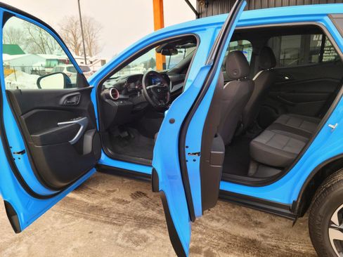 Used 2024 Chevrolet Trax RS image 7