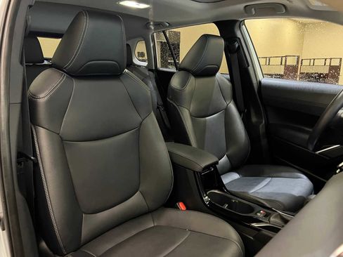 Certified 2023 Toyota Corolla Cross XLE image 14