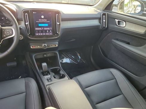 Certified 2026 Volvo XC40 B4 Core FWD image 22