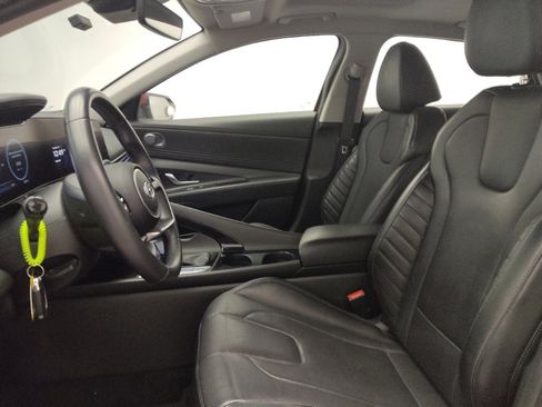 Used 2023 Hyundai Elantra Limited image 17