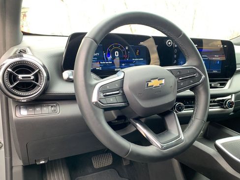 Used 2025 Chevrolet Equinox LT image 33