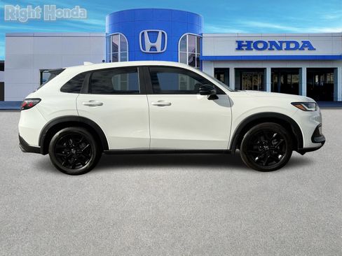 Used 2024 Honda HR-V Sport image 8