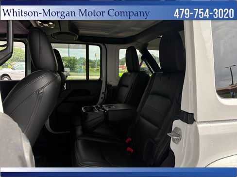 Used 2022 Jeep Wrangler Unlimited Sahara w/ Cold Weather Group AWD/4WD image 31