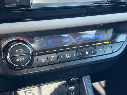 Used 2016 Toyota Corolla LE FWD image 26