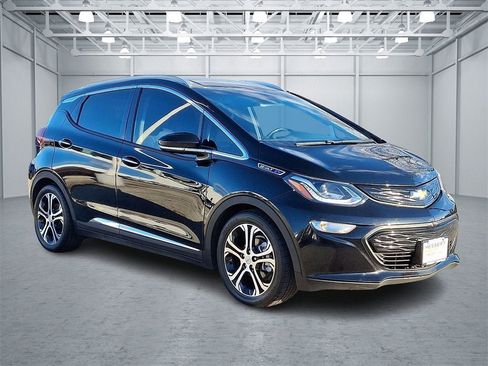 Certified 2020 Chevrolet Bolt Premier w/ Infotainment Package image 4