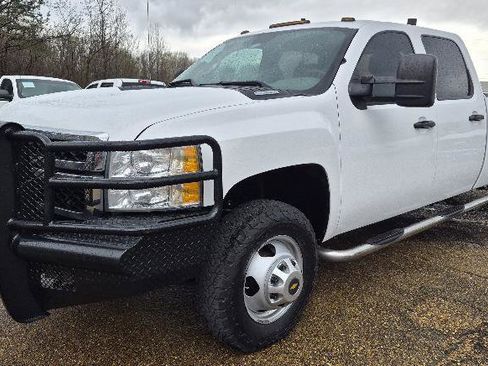 Used 2012 Chevrolet Silverado 3500 W/T image 3