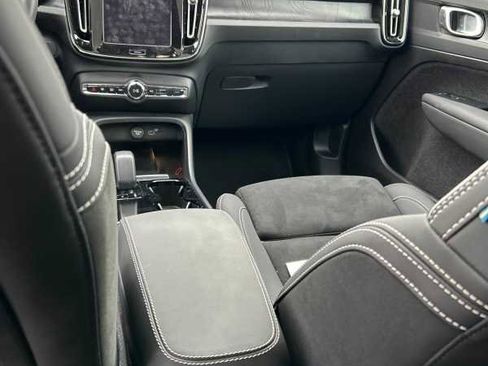Used 2023 Volvo C40 P8 Recharge Plus w/ Climate Package image 4