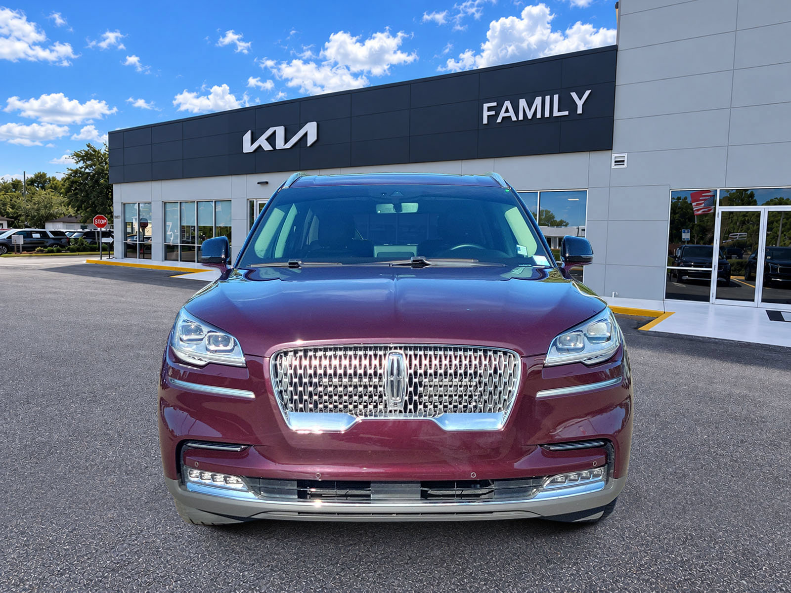 Used 2024 Lincoln Aviator Reserve w/ Equipment Group 201A RWD image 2