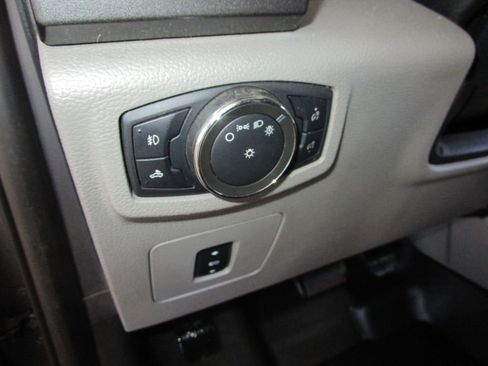 Used 2015 Ford F150 XLT w/ Equipment Group 302A Luxury image 29