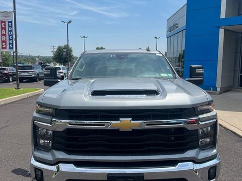 Used 2025 Chevrolet Silverado 2500 LT w/ Convenience Package AWD/4WD image 2